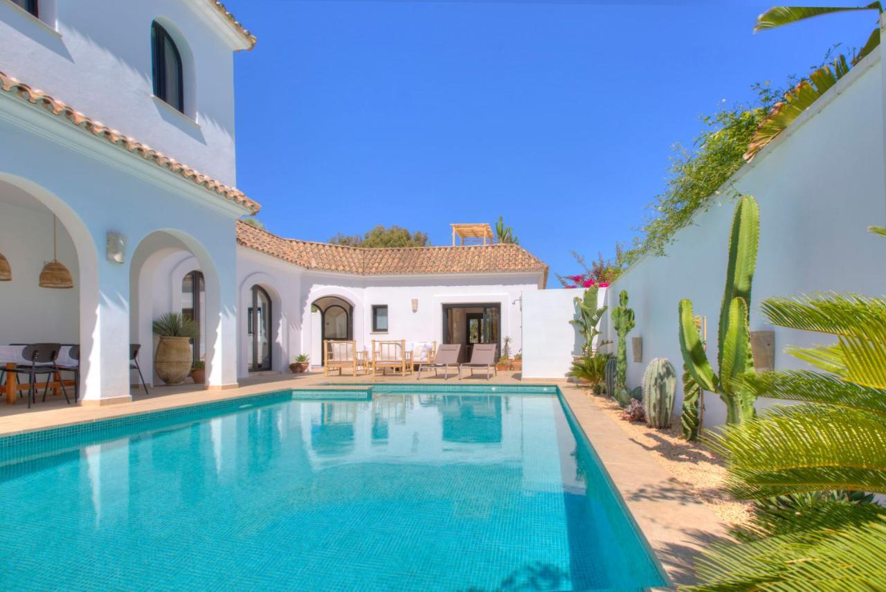 Villa Mas Tranquila - A Stylish Villa With Pool 150 M From The Beach Conil De La Frontera Buitenkant foto