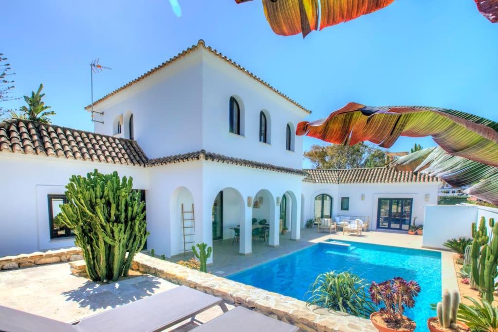 Villa Mas Tranquila - A Stylish Villa With Pool 150 M From The Beach Conil De La Frontera Buitenkant foto